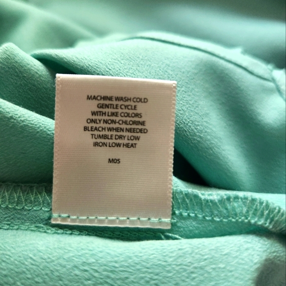 VanHeusen Classic Blouse, Medium - Picture 4 of 6